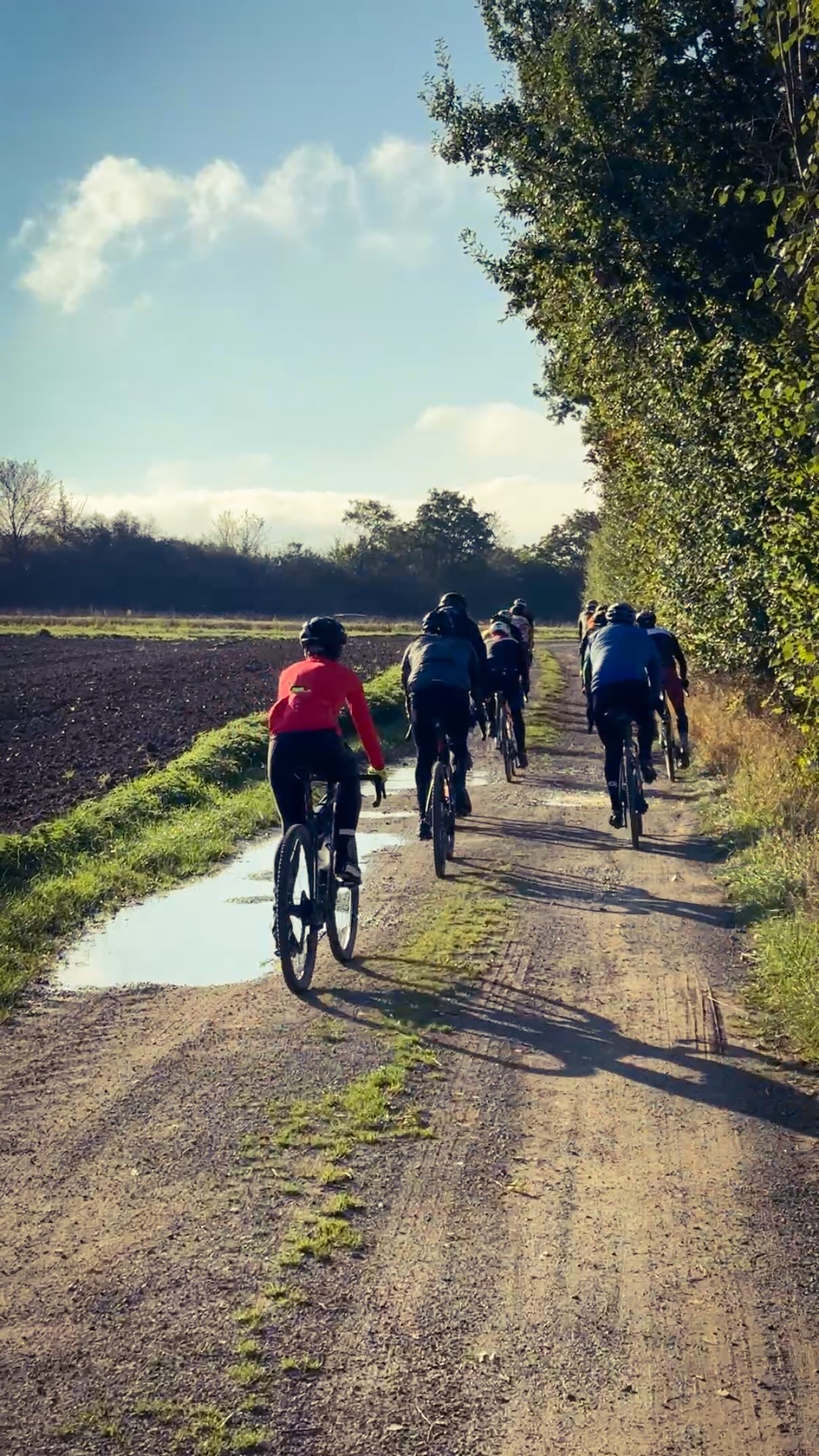 🍁Schön war’s heute beim ersten Herbst/Winter Gravel!
Wir treffen uns jeden Sonntag um 9 Uhr. Strecke und Treffpunkt geben wir immer am Vortag bekannt.

🤳Video: @tkvideographie